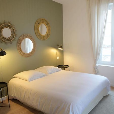T3 De Charme Situe En Hyper Centre Avec Wifi, Linge, Draps, Savons Et Serviettes Fournis Cognac Exterior photo