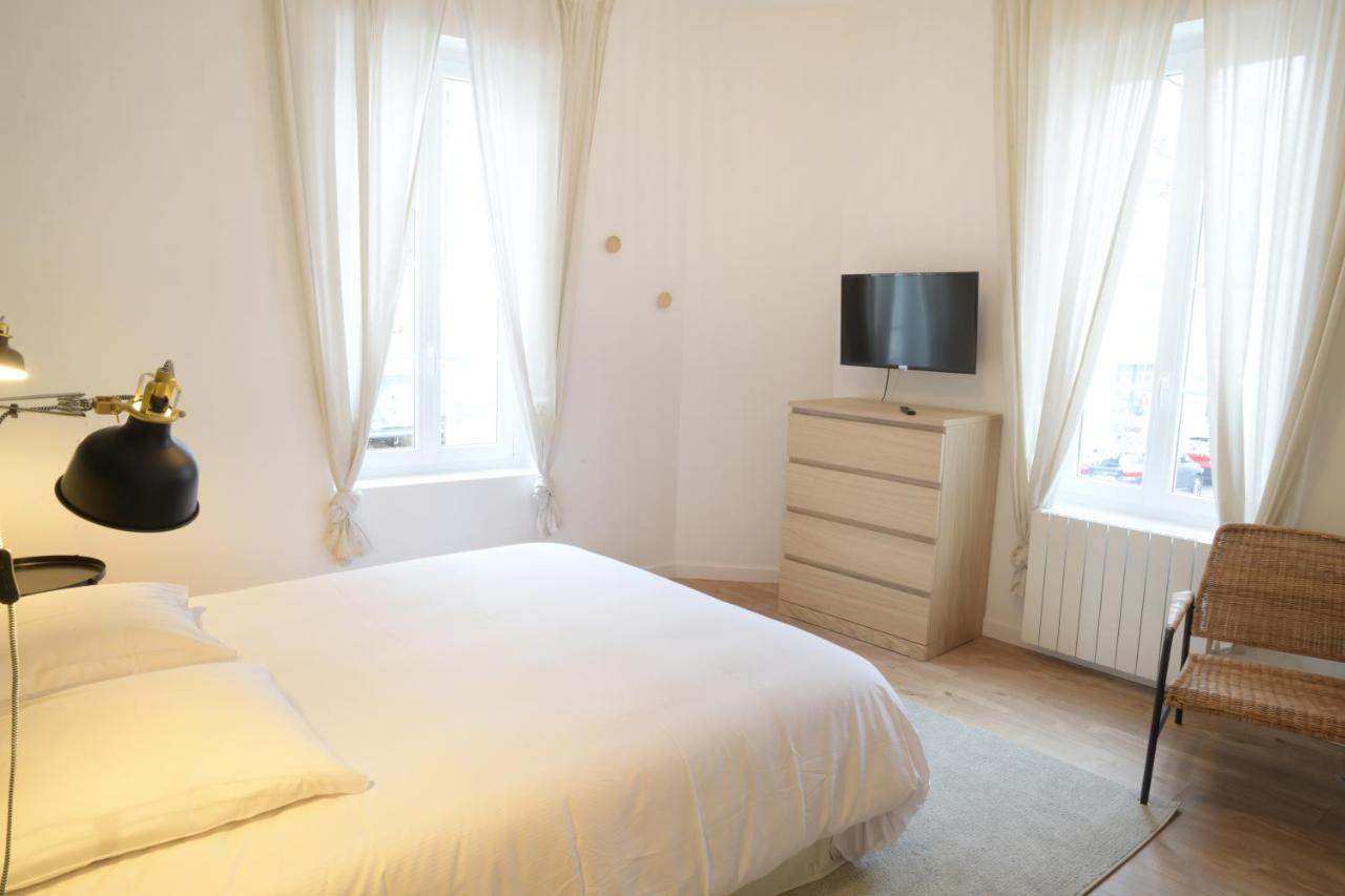 T3 De Charme Situe En Hyper Centre Avec Wifi, Linge, Draps, Savons Et Serviettes Fournis Cognac Room photo