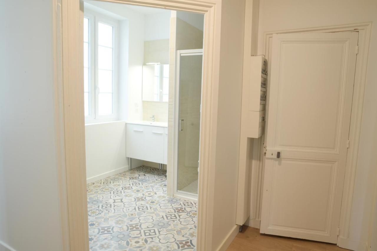 T3 De Charme Situe En Hyper Centre Avec Wifi, Linge, Draps, Savons Et Serviettes Fournis Cognac Room photo